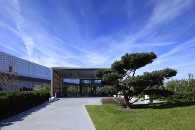 建筑设计:法国昂热的岛礁型购物中心L’Atoll 建筑设计:法国昂热的岛礁型购物中心L’Atoll